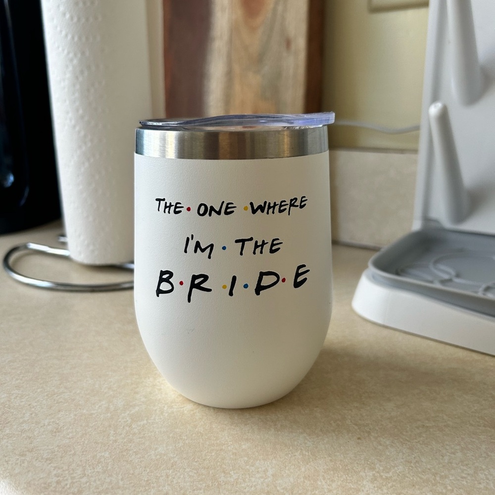 EUC insulated wine tumbler